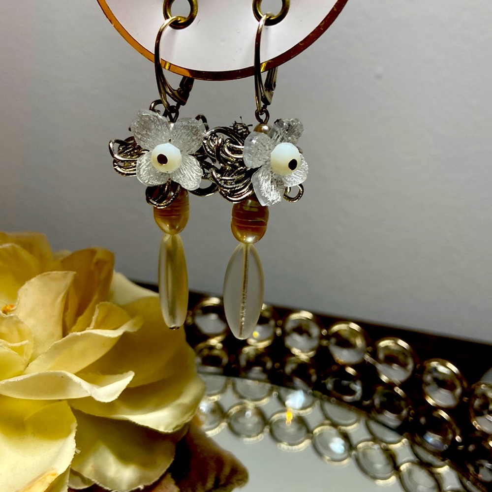 Earings - Picture 3 of 3